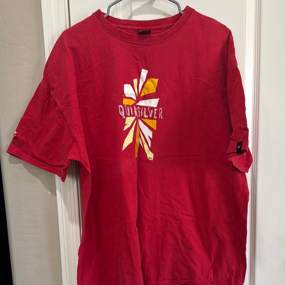 Quiksilver Red and Yellow Short Sleeve Tee / D25